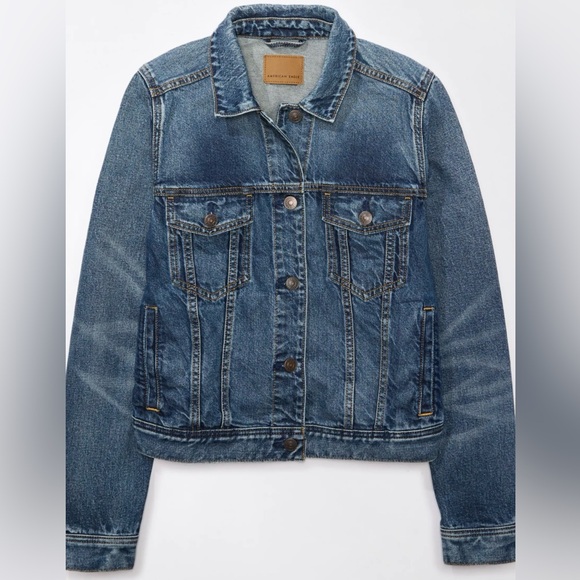 Women’s American Eagle Strigid Classic Denim Jacket - Picture 3 of 5